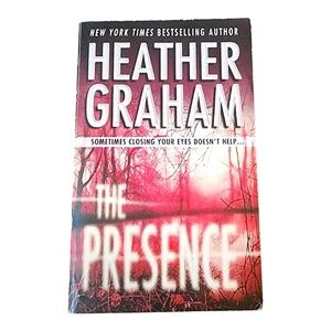 💕The Presence by Heather Graham Paperback Book